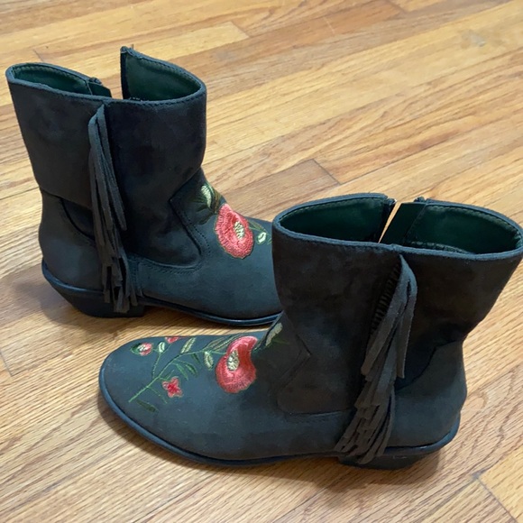 Weeboo Ankle Boots - Picture 3 of 8